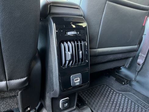 Used 2025 Jeep Compass Trailhawk image 25