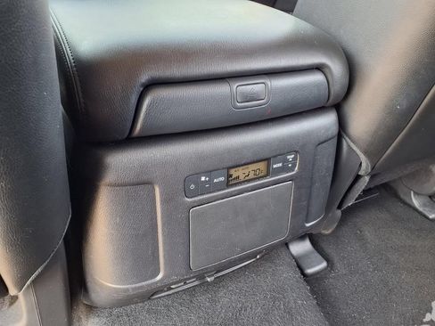 Used 2024 Nissan Armada SL w/ Captain's Chairs Package AWD/4WD image 22