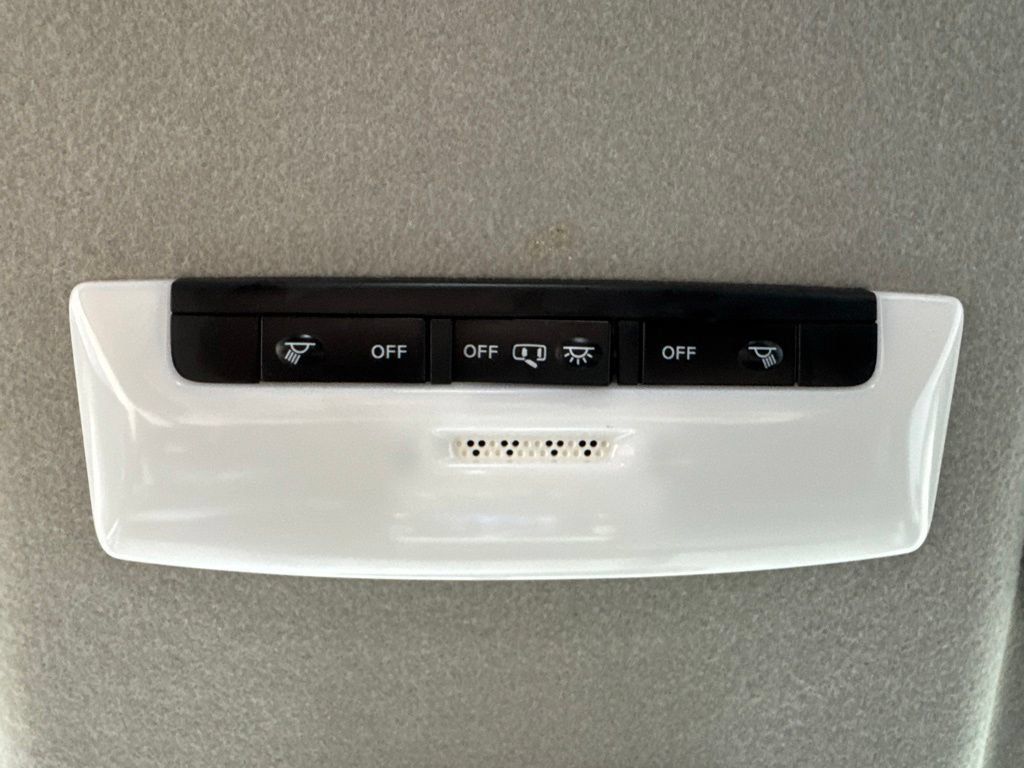 Used 2025 Nissan Kicks Play S FWD image 14