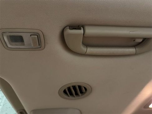 Used 2012 Hyundai Veracruz Limited w/ Entertainment Pkg image 24