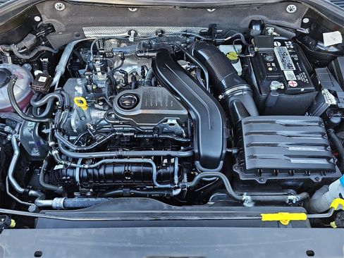 Used 2022 Volkswagen Taos SE image 30