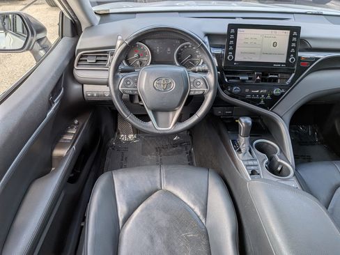 Used 2022 Toyota Camry XLE FWD image 13