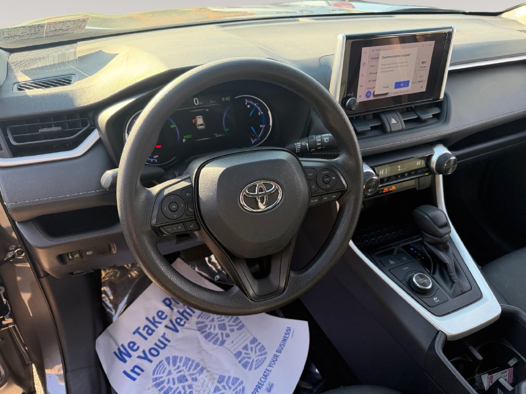 Used 2025 Toyota RAV4 XLE AWD/4WD image 12