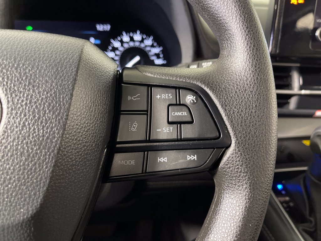 Certified 2026 Toyota Sienna LE FWD image 27