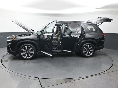 Used 2025 Honda Pilot Elite image 50