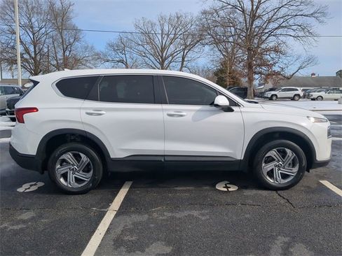 Used 2023 Hyundai Santa Fe SE image 3