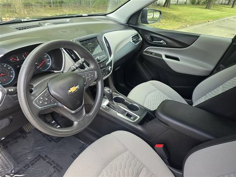 Used 2019 Chevrolet Equinox LS FWD image 12