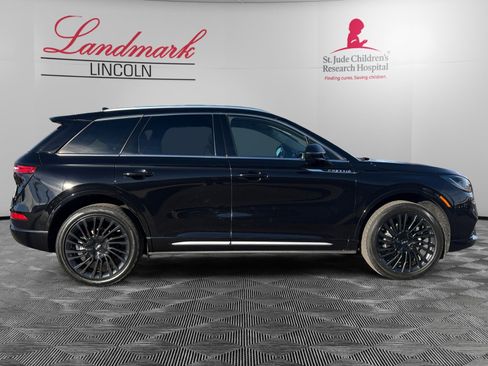 Certified 2022 Lincoln Corsair Reserve image 6