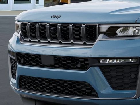 New 2026 Jeep Grand Cherokee Limited AWD/4WD image 11