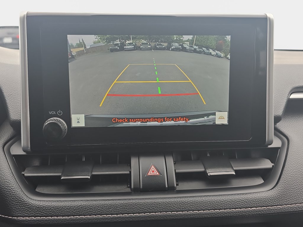 Used 2025 Toyota RAV4 XLE AWD/4WD image 25