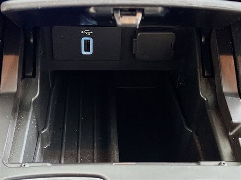 Used 2018 Ford Explorer Limited image 20