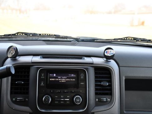 Used 2018 RAM 2500 Tradesman w/ Chrome Appearance Group image 17