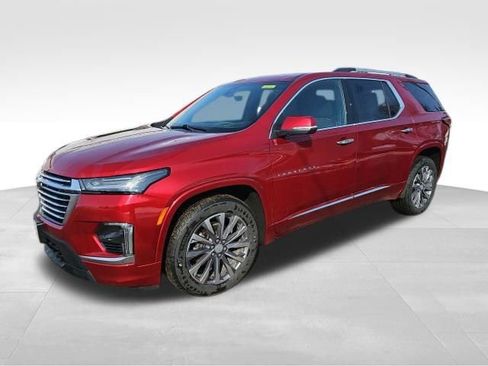 Used 2023 Chevrolet Traverse Premier w/ LPO, Floor Liner Package image 1