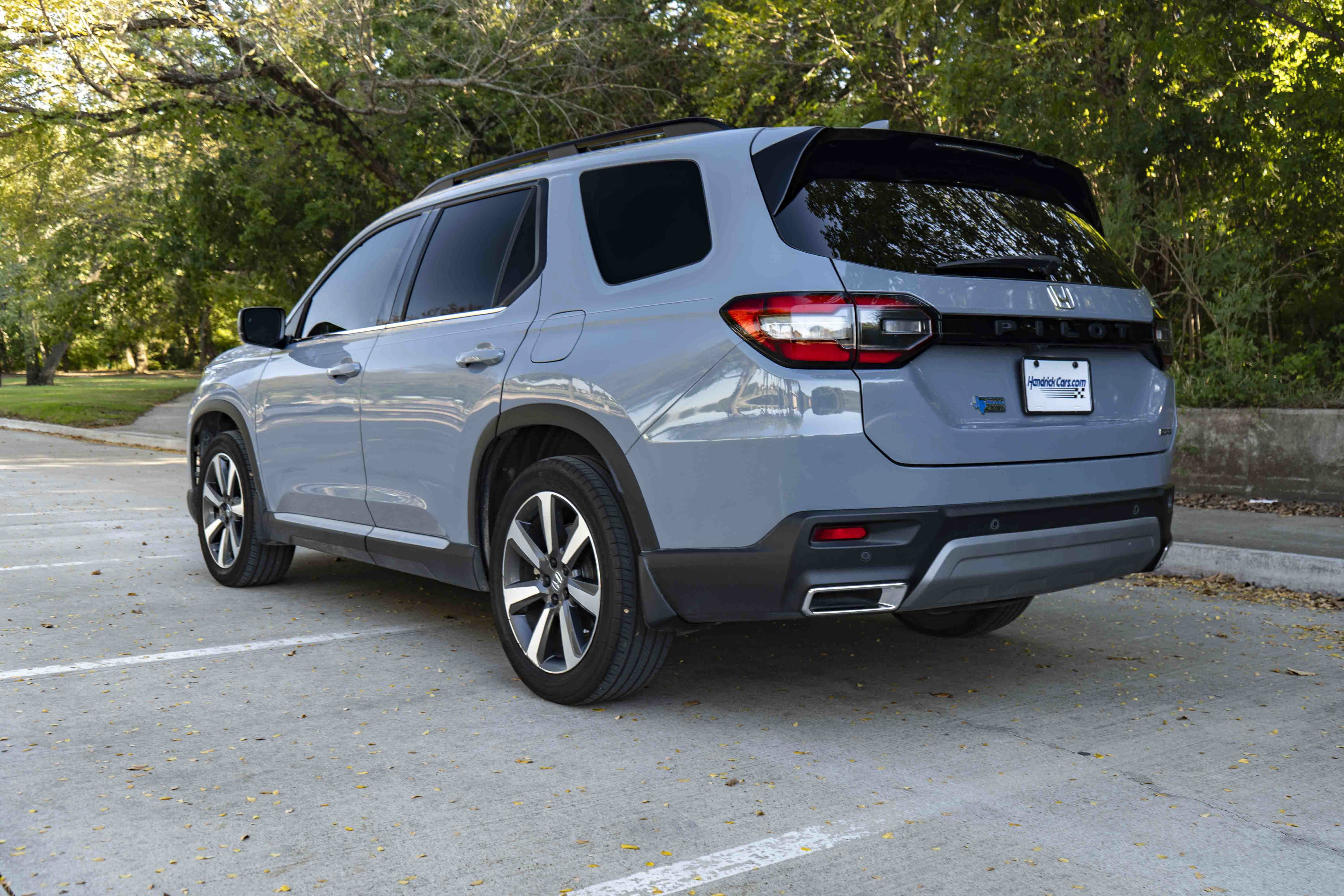 Used 2025 Honda Pilot Touring image 7