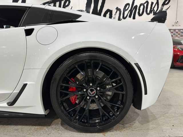 Used 2015 Chevrolet Corvette Z06 w/ 3LZ Preferred Equipment Group RWD image 23