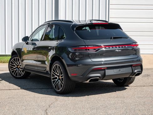 New 2026 Porsche Macan image 3