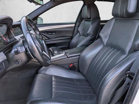 Used 2016 BMW M5 RWD image 10