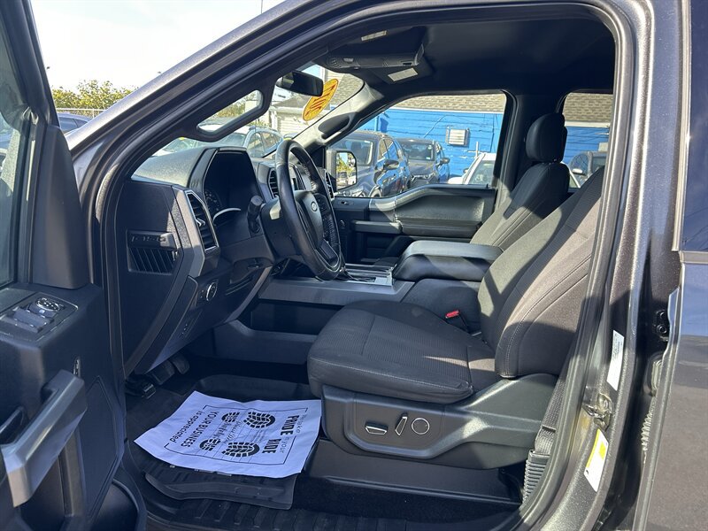 Used 2017 Ford F150 XLT w/ Equipment Group 302A Luxury AWD/4WD image 8