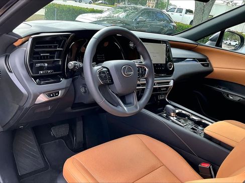 Used 2025 Lexus RX 350 FWD w/ Technology Package image 18
