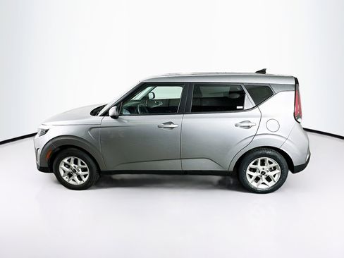 Used 2025 Kia Soul LX w/ LX Technology Package image 4