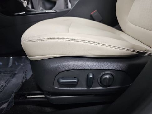 Used 2023 Buick Encore GX Select w/ Safety Package II AWD/4WD image 28