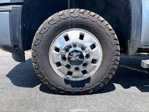 Used 2024 GMC Sierra 3500 Denali Ultimate AWD/4WD image 2