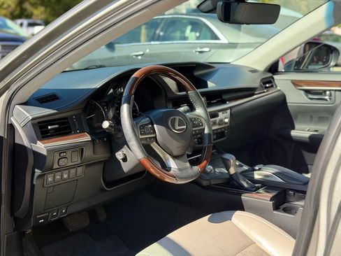 Used 2016 Lexus ES 350 ES 350 Sedan 4D image 9