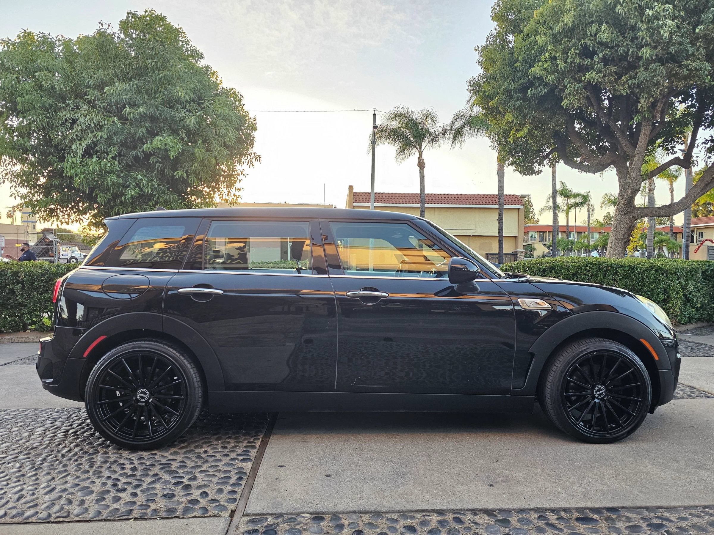 Used 2016 MINI Cooper Clubman S FWD image 4