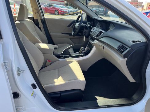 Used 2013 Honda Accord LX image 17