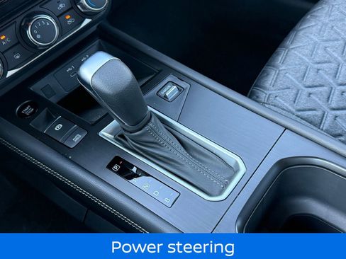 Certified 2025 Nissan Kicks SV image 21