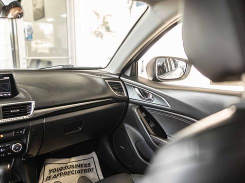 Used 2017 MAZDA MAZDA3 Grand Touring image 36