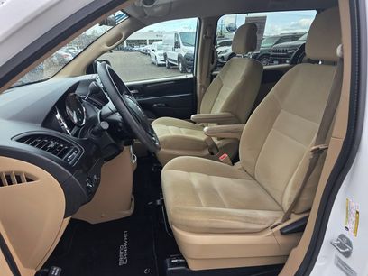 Used 2016 Dodge Grand Caravan SE w/ Quick Order Package 29E SE
