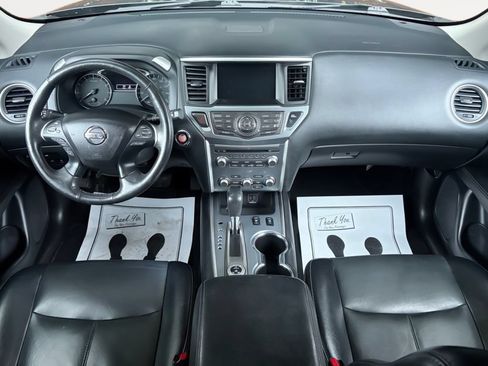 Used 2020 Nissan Pathfinder SL AWD/4WD image 16