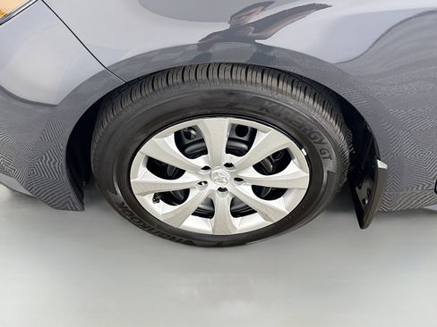 Used 2025 Toyota Corolla LE image 37
