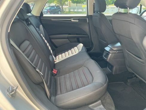 Used 2016 Ford Fusion SE w/ Equipment Group 201A FWD image 31