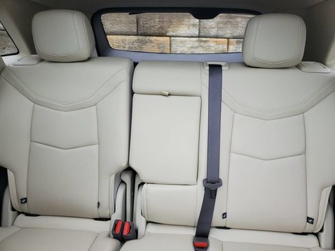 Certified 2024 Cadillac XT5 Premium Luxury w/ LPO, Floor Liner Package AWD/4WD image 39