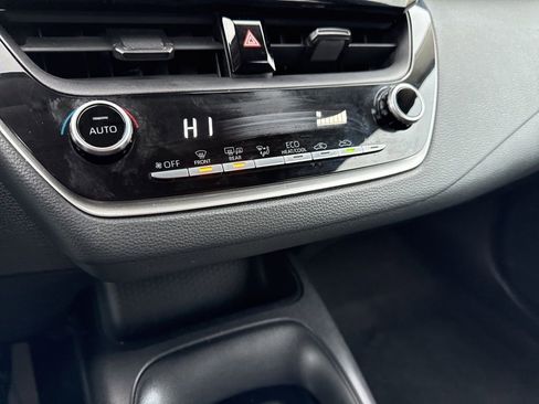 Certified 2021 Toyota Corolla LE image 36