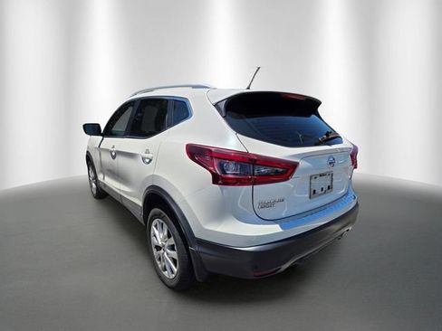 Used 2020 Nissan Rogue Sport SV FWD image 2
