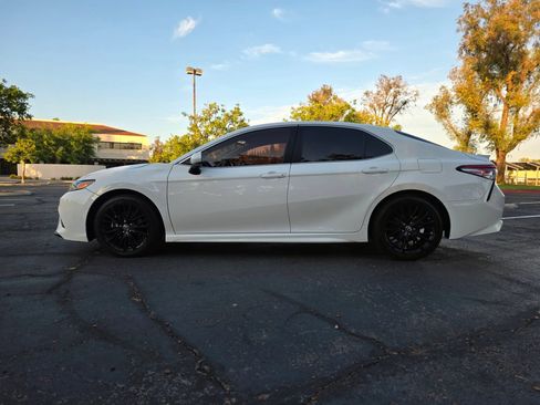 Used 2019 Toyota Camry SE FWD image 6