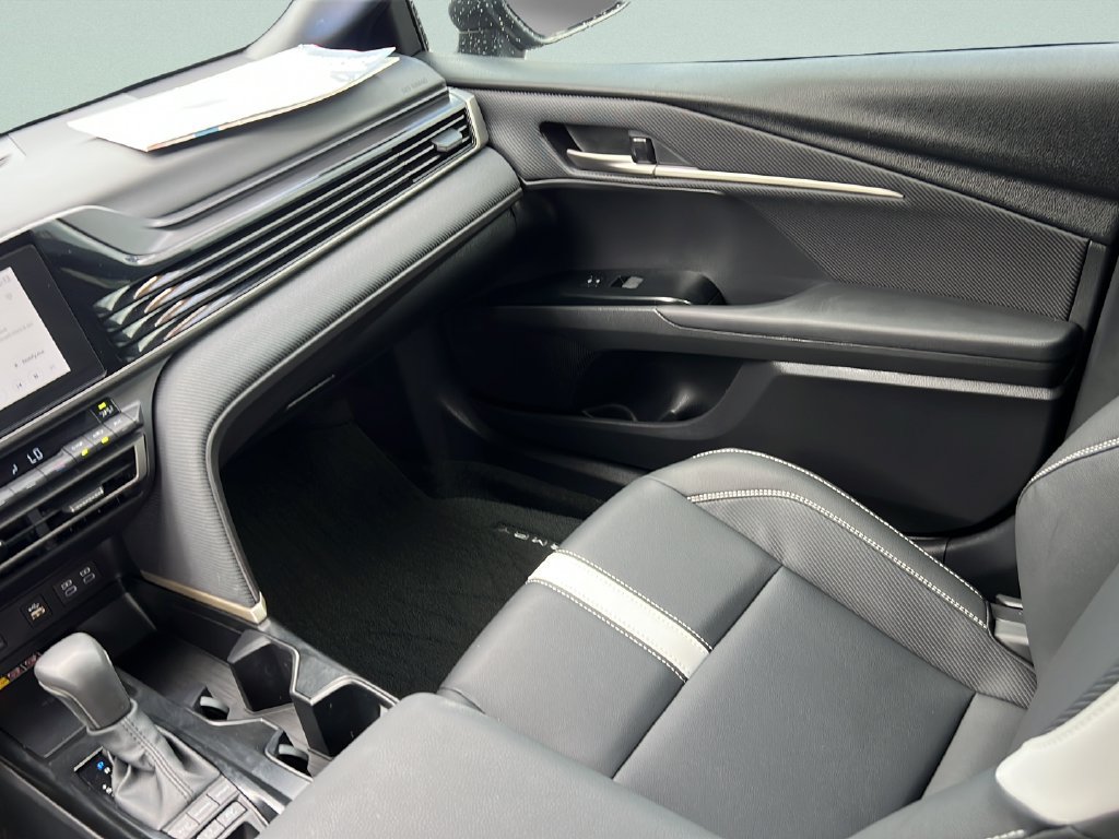 Used 2025 Toyota Camry SE FWD image 13