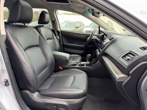 Used 2017 Subaru Outback 2.5i Limited AWD/4WD image 24