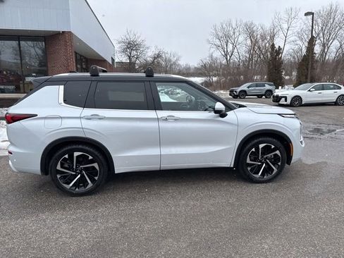 Used 2024 Mitsubishi Outlander SEL image 10