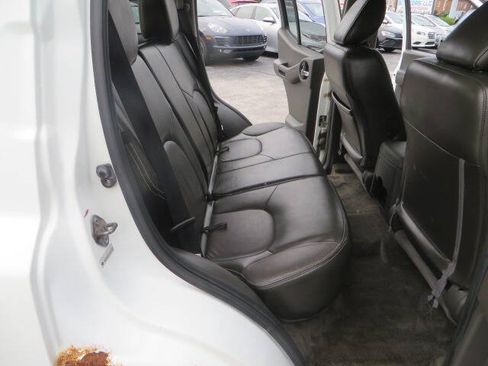 Used 2014 Nissan Xterra PRO-4X w/ Pro-4x Leather Package AWD/4WD image 22