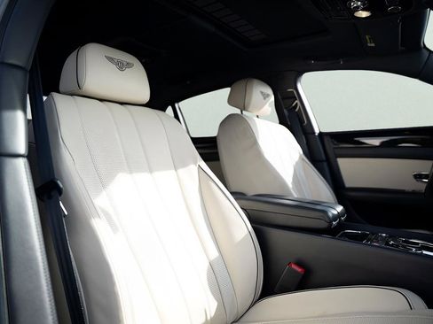 Used 2016 Bentley Flying Spur V8 image 36