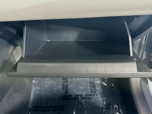 Used 2025 Toyota Corolla LE image 31