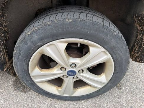 Used 2016 Ford Escape SE w/ Equipment Group 201A FWD image 13