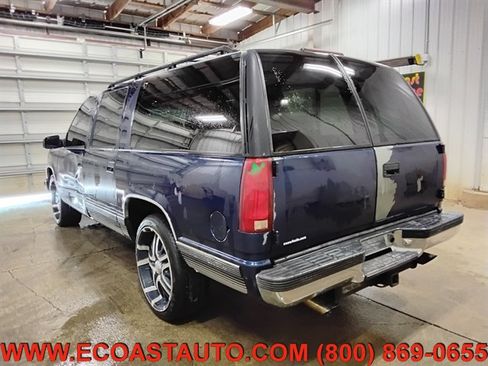 Used 1999 Chevrolet Suburban 2WD w/ Preferred Equipment Group 3 image 3