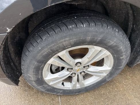 Used 2014 Chevrolet Equinox LT w/ Driver Convenience Package image 2