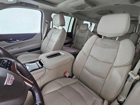 Used 2016 Cadillac Escalade ESV Premium image 23
