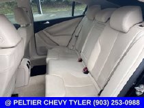 Used 2010 Volkswagen Passat Komfort FWD image 15